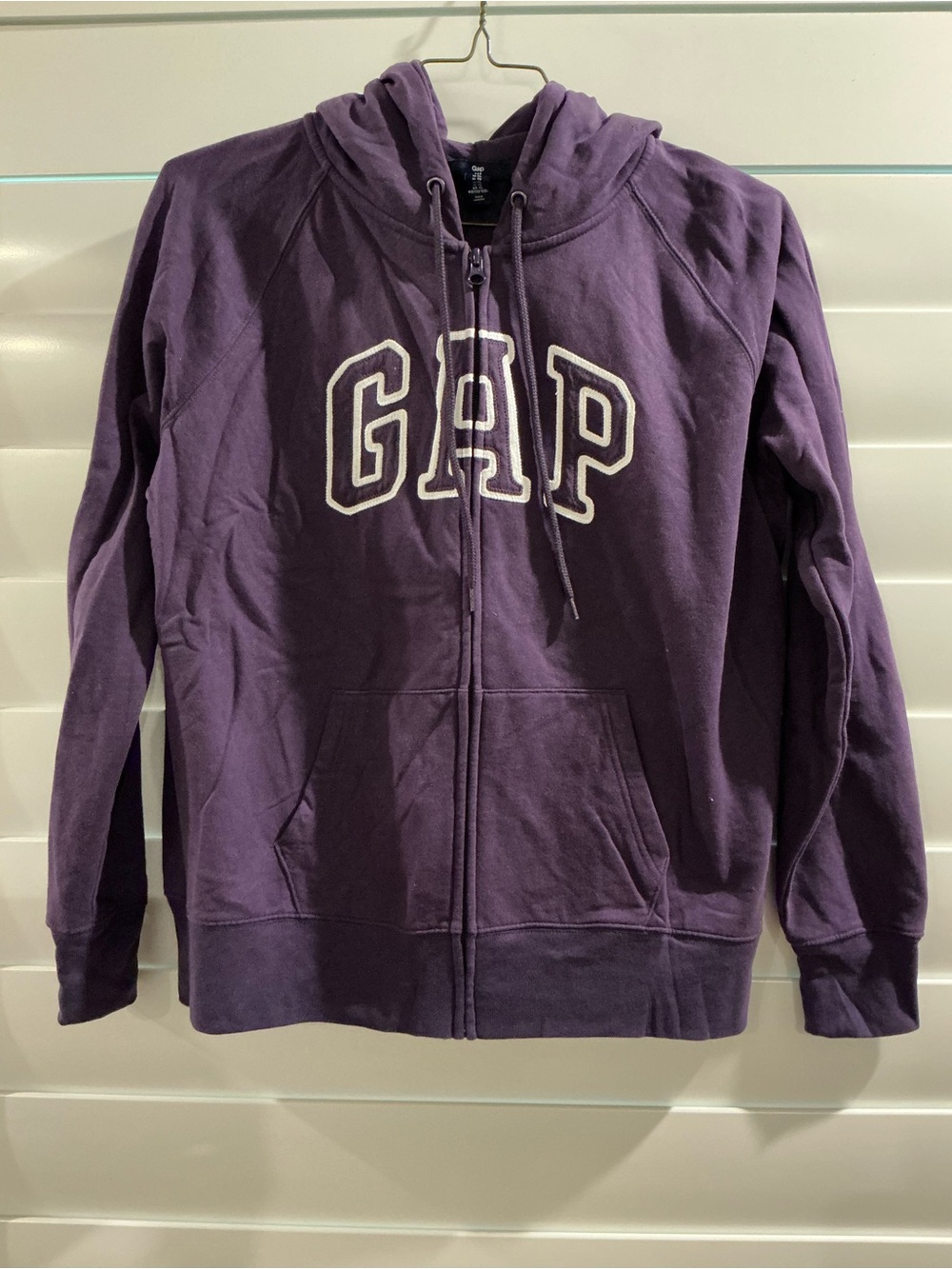EUC - Women’s GAP Hot Pink Zip-Up Hoodie with White Logo - Size XL